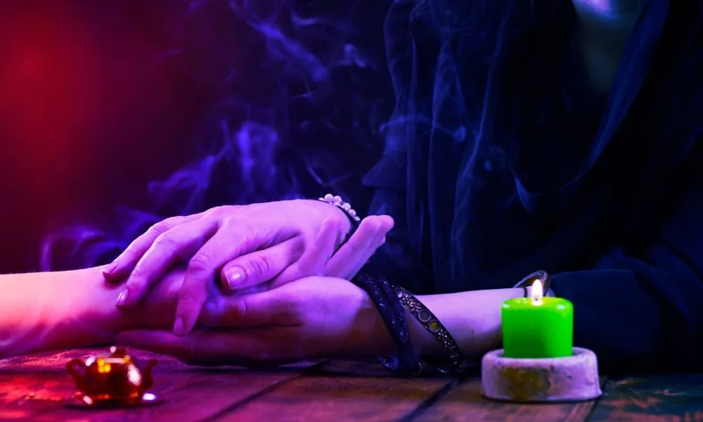 famous psychics 3