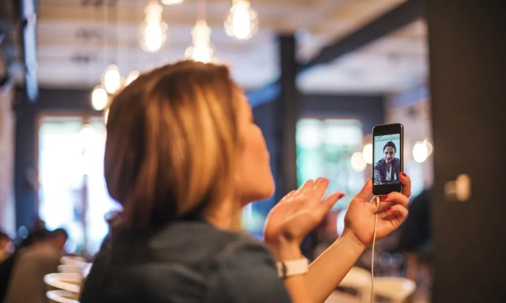 image for 3 harsh facts long distance relationships 3