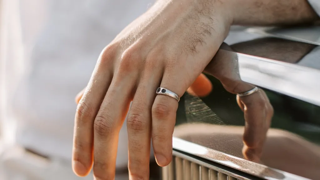 spiritual meaning of rings on fingers